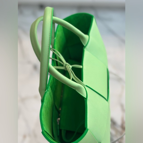 🌟SOLD🌟 NWT Bottega Veneta Arco Tote Bag - Picture 5 of 10